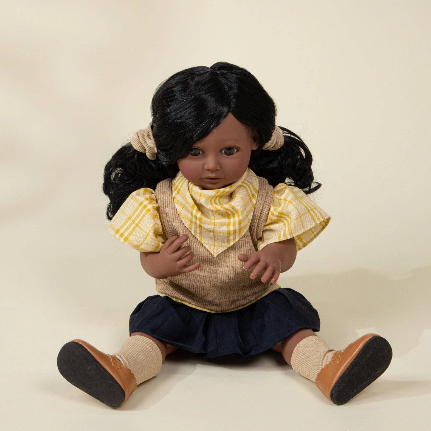 CocoFriends Olivia – 22" (56 cm) Doll