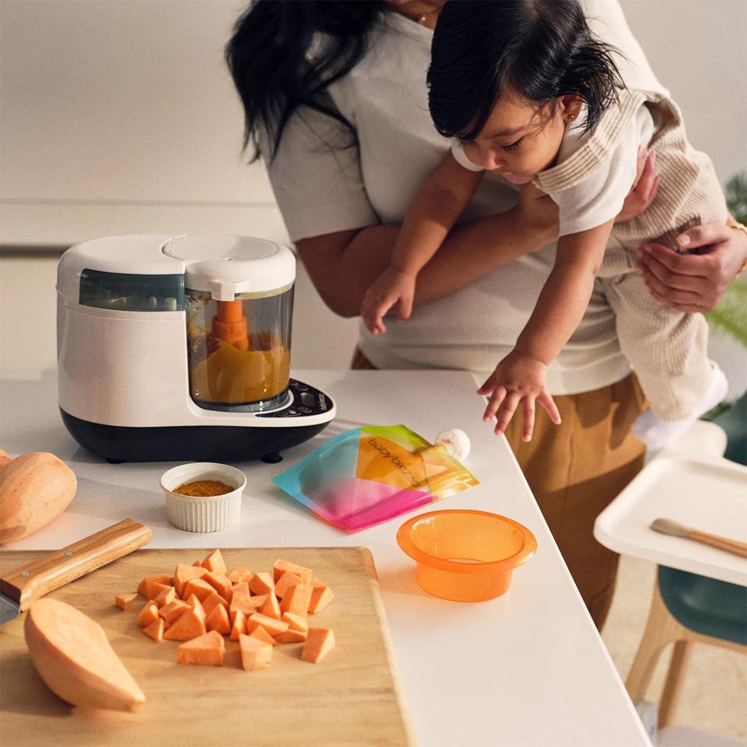 Baby Brezza Food Maker Deluxe - Black & White